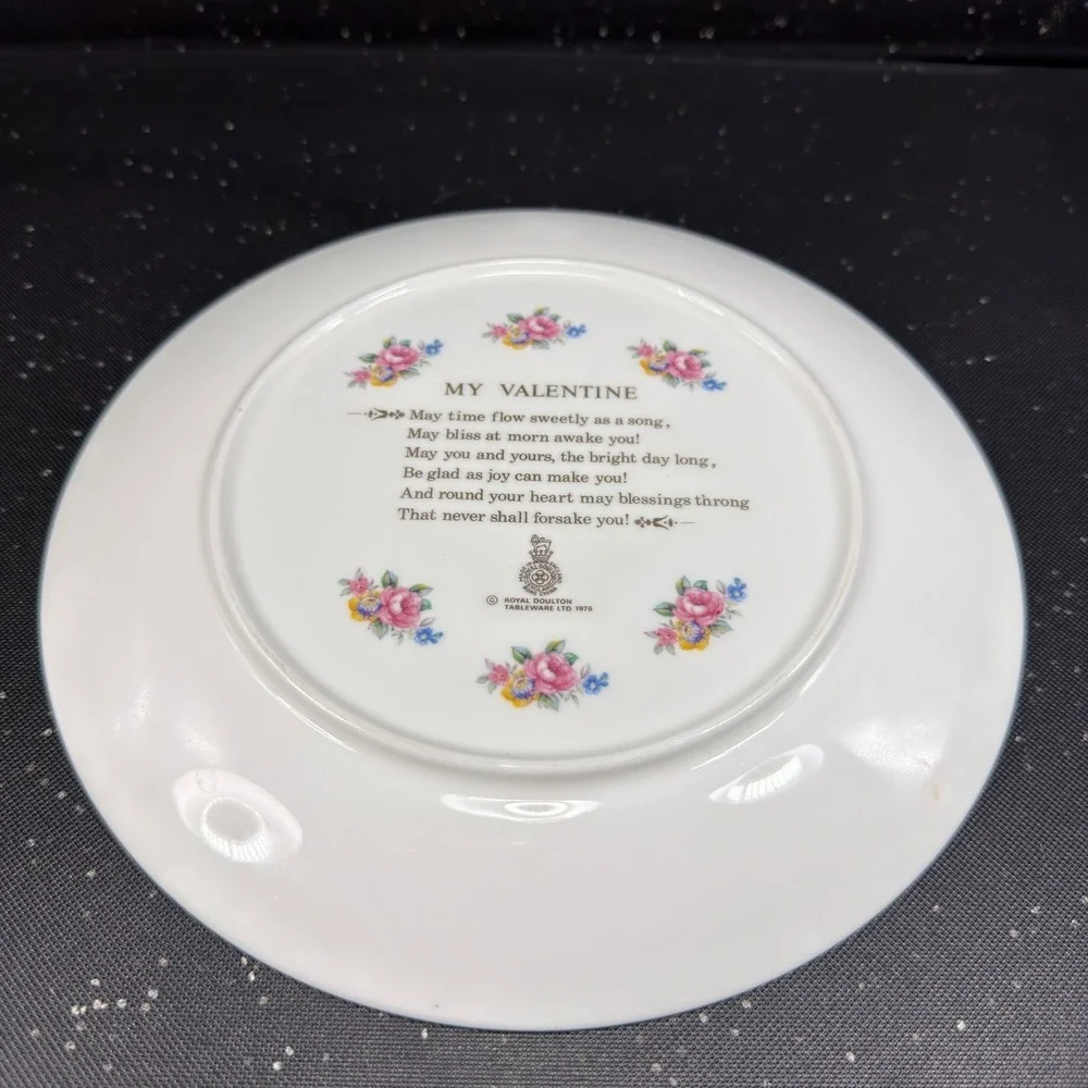 Royal Doulton Valentines Day 1979 Collector Plate Bone China Gold Trim 8 Inch